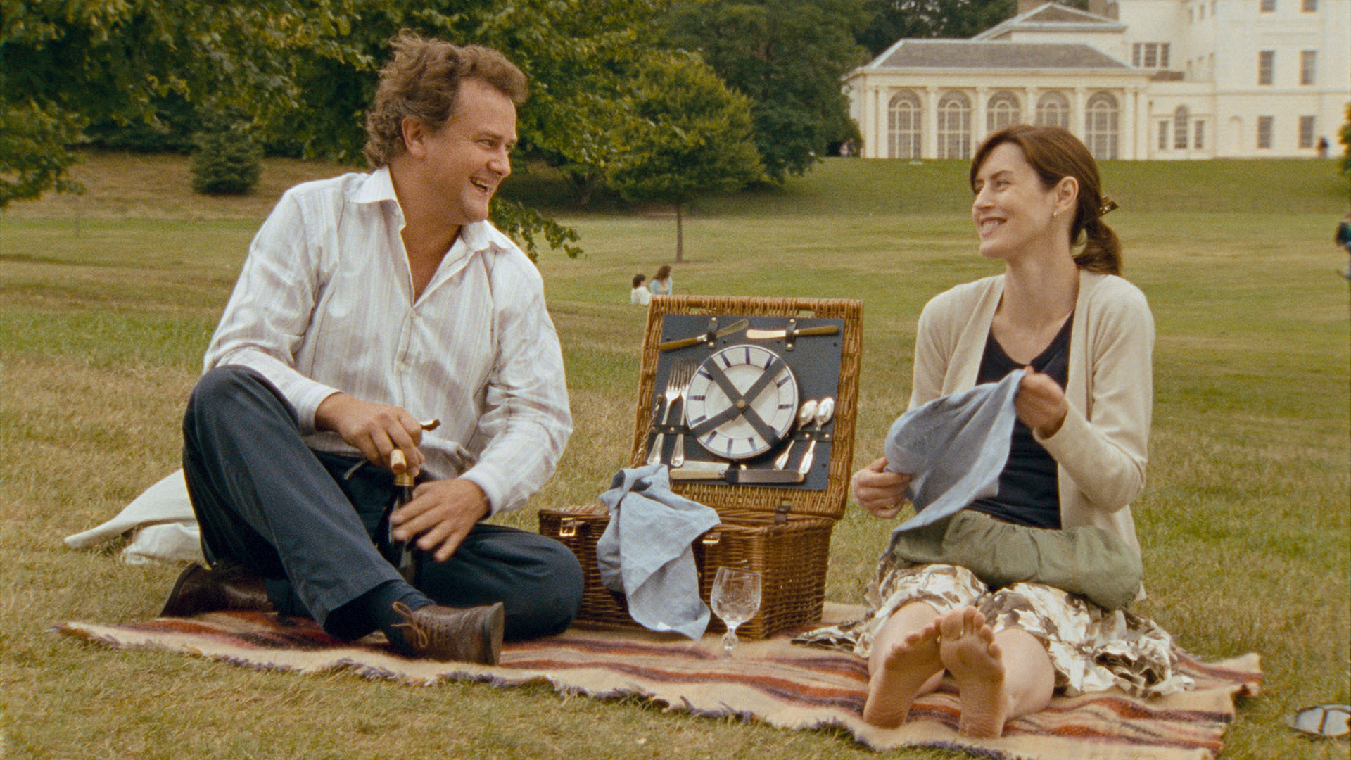 Still of Hugh Bonneville and Gina McKee in Scenes of a Sexual Nature (2006)