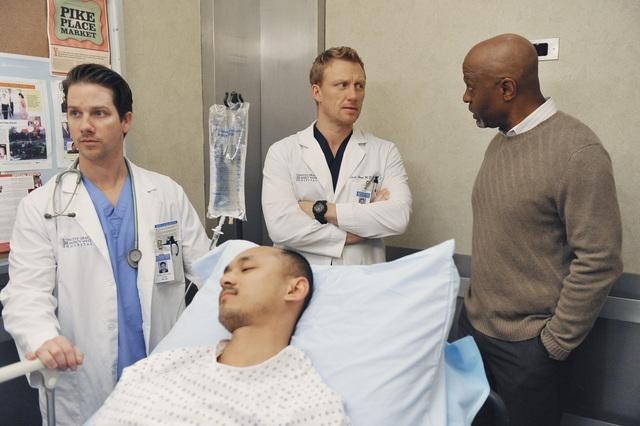 Still of Kevin McKidd and James Pickens in Grei anatomija (2005)