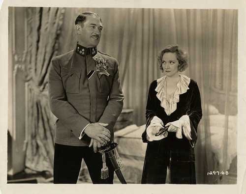 Still of Marlene Dietrich and Victor McLaglen in Dishonored (1931)