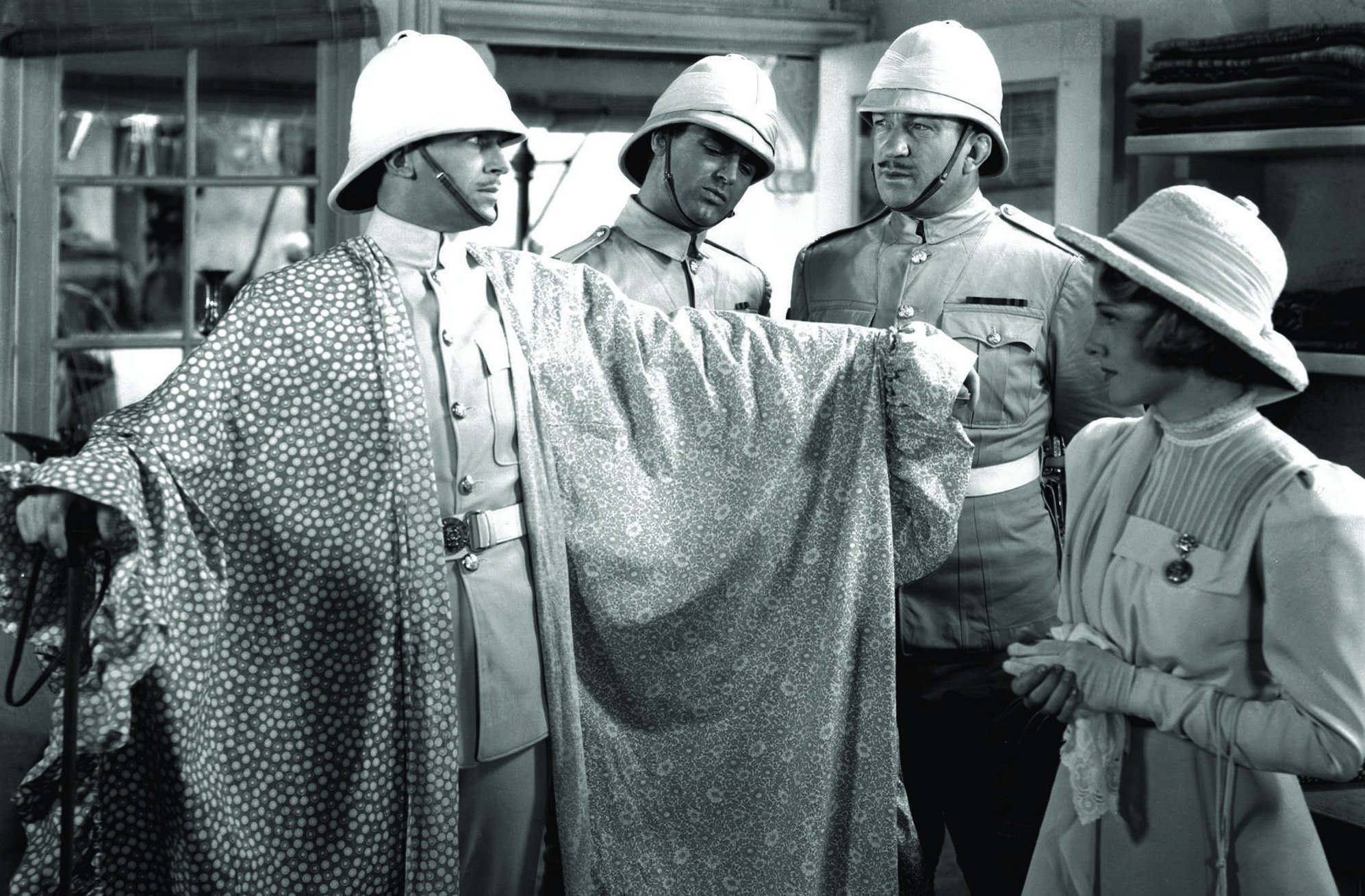 Still of Joan Fontaine, Cary Grant, Douglas Fairbanks Jr. and Victor McLaglen in Gunga Din (1939)