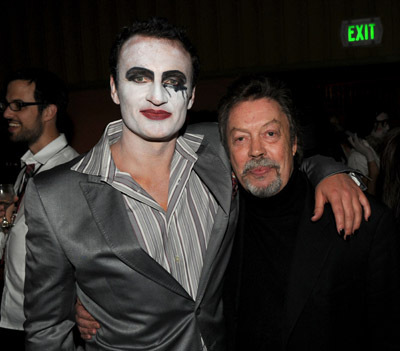 Tim Curry and Julian McMahon at event of The Rocky Horror Picture Show (1975)
