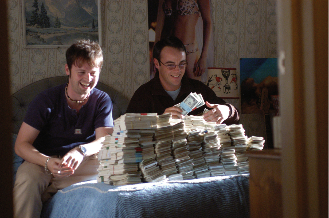Still of Declan Donnelly and Anthony McPartlin in Alien Autopsy (2006)