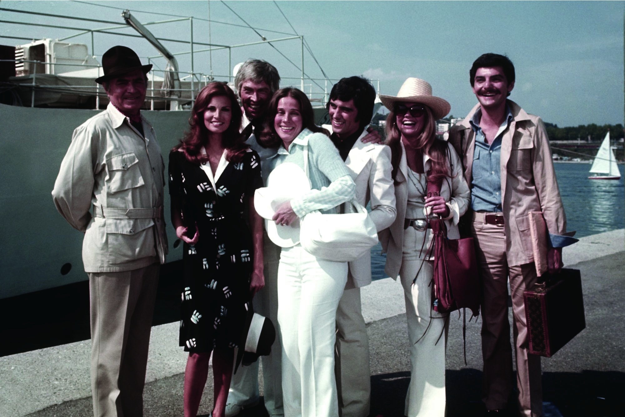 Still of James Mason, Raquel Welch, James Coburn, Richard Benjamin, Dyan Cannon and Ian McShane in The Last of Sheila (1973)