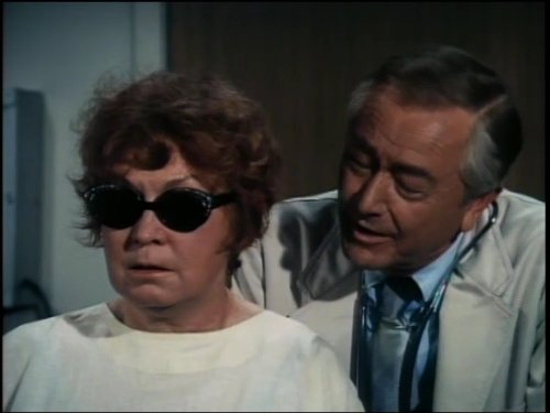 Still of Robert Young and Kay Medford in Marcus Welby, M.D. (1969)