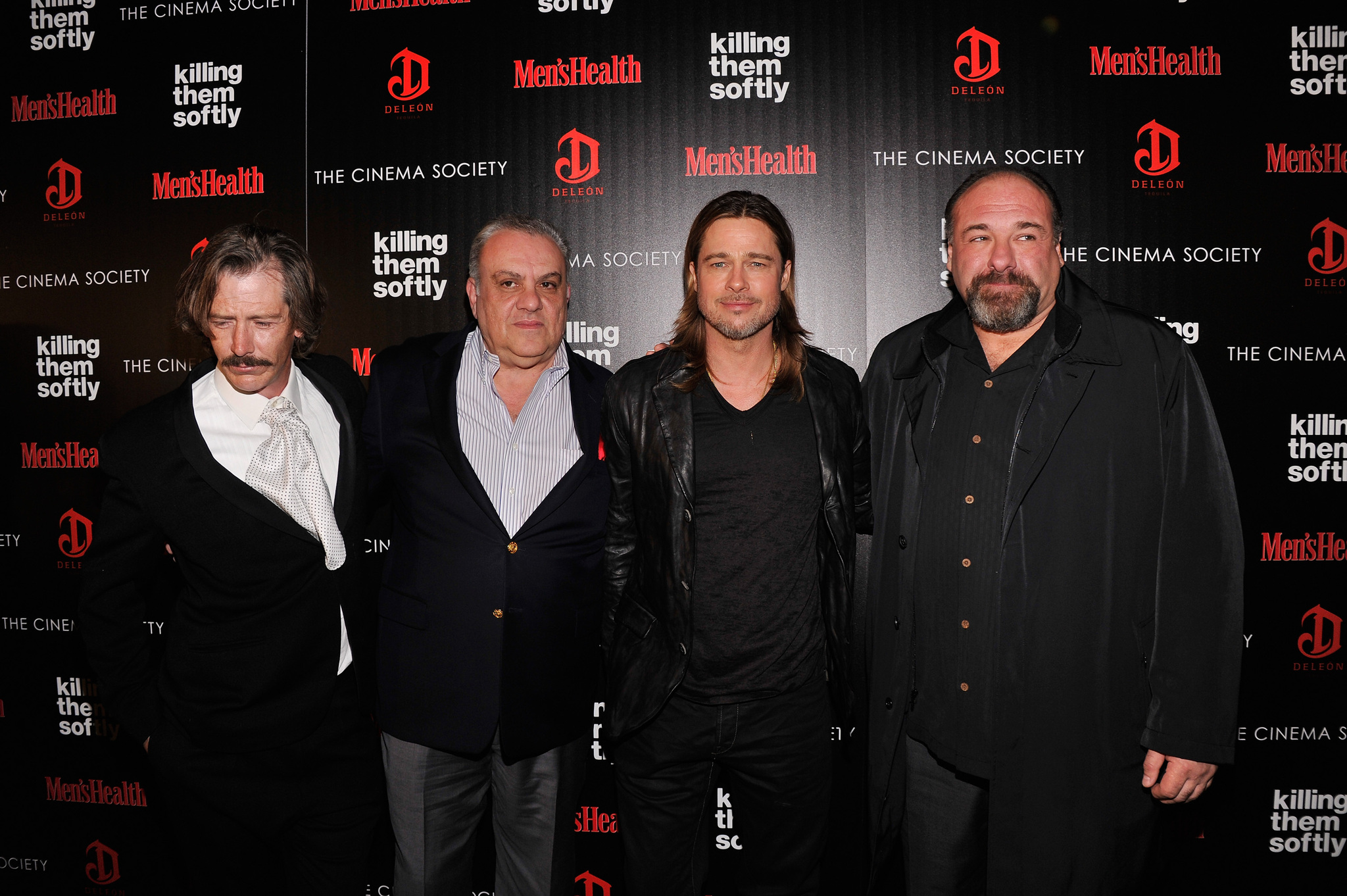 Brad Pitt, James Gandolfini, Vincent Curatola and Ben Mendelsohn at event of Kazino apiplesimas (2012)