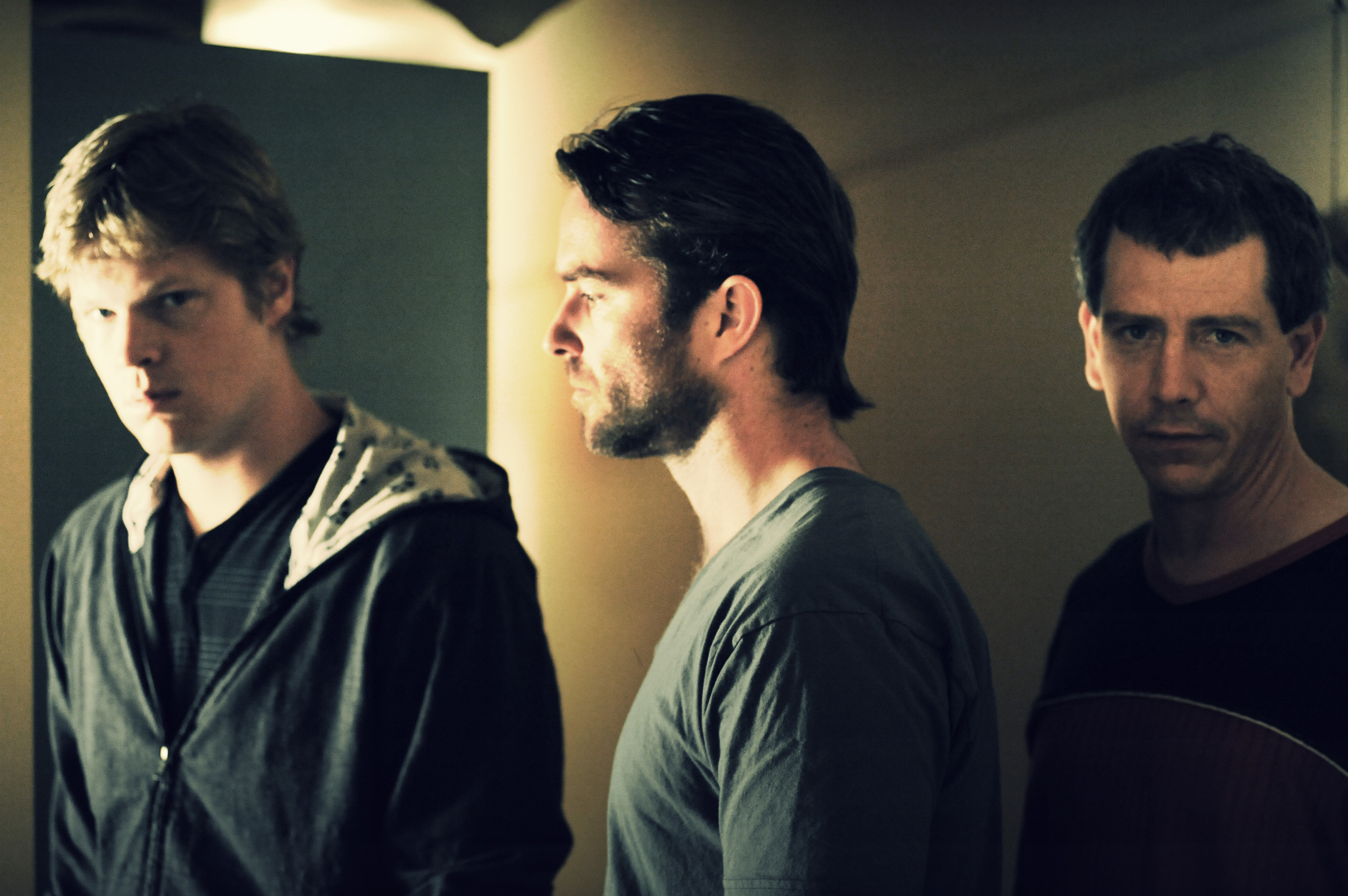 Still of Ben Mendelsohn, Sullivan Stapleton and Luke Ford in Animal Kingdom (2010)