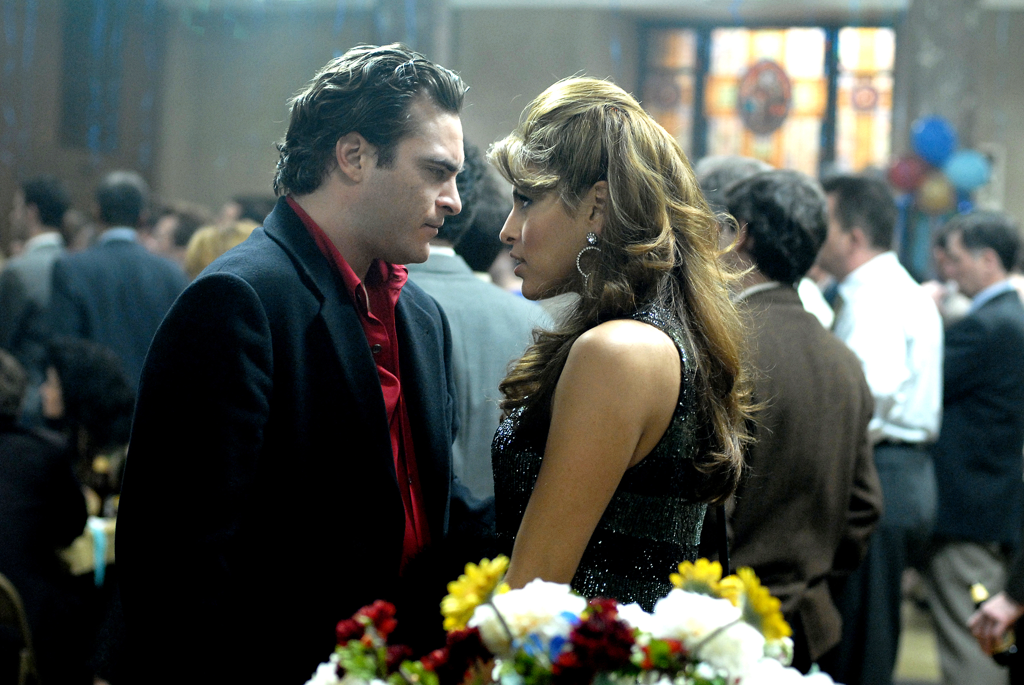 Still of Joaquin Phoenix and Eva Mendes in We Own the Night (2007)