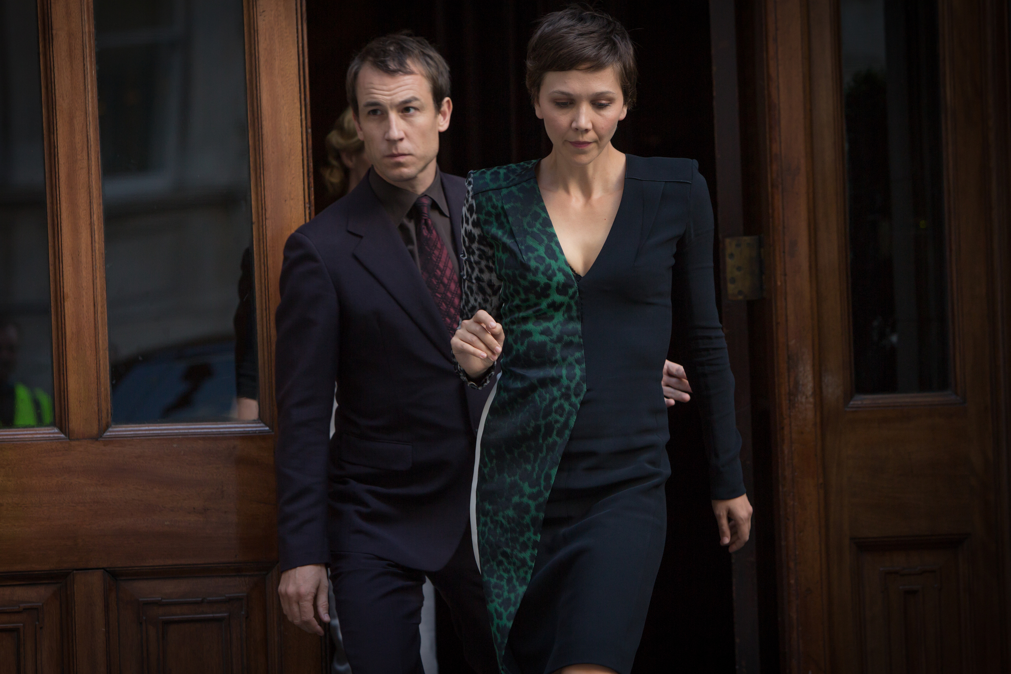 Still of Maggie Gyllenhaal and Tobias Menzies in The Honourable Woman (2014)
