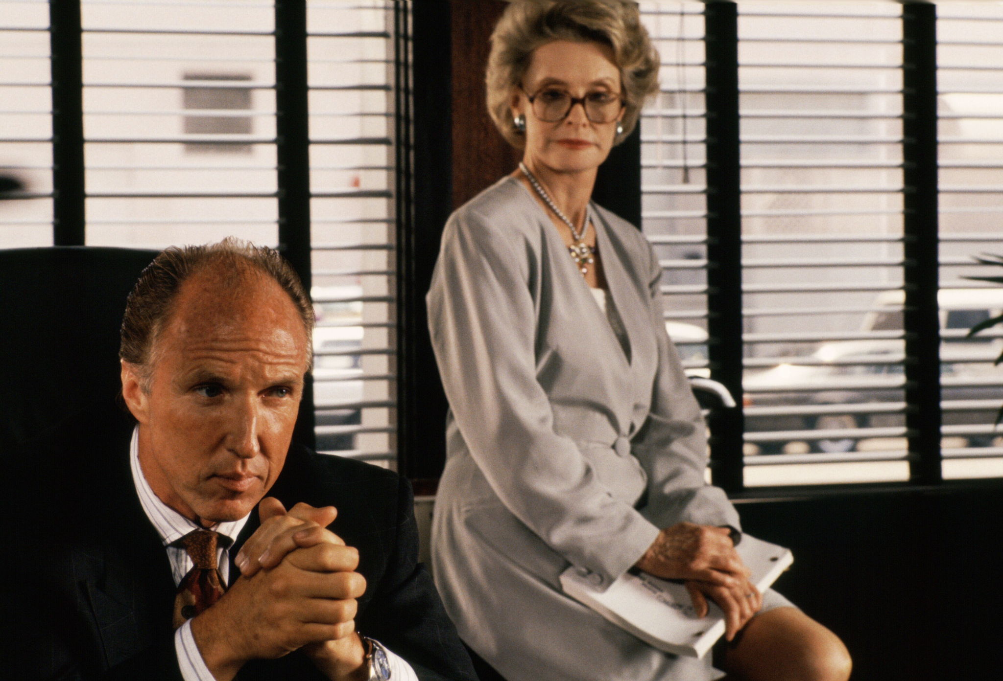 Still of Brion James and Dina Merrill in Zaidejas (1992)