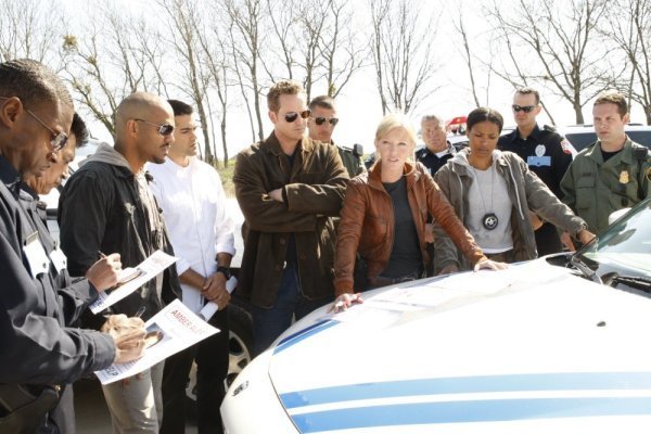 Still of Cole Hauser, Jesse Metcalfe, Rose Rollins, Amaury Nolasco and Kelli Giddish in Chase (2010)