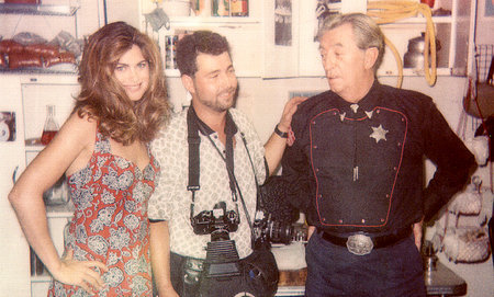 Kathy Ireland, Wade Meyer & Robert Mitchum on Set of Backfire!