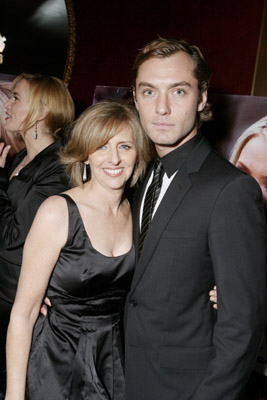 Jude Law and Nancy Meyers at event of The Holiday (2006)