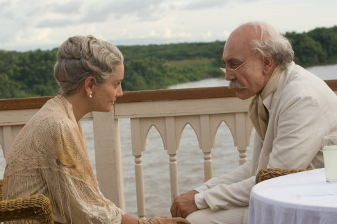 Still of Javier Bardem and Giovanna Mezzogiorno in Love in the Time of Cholera (2007)