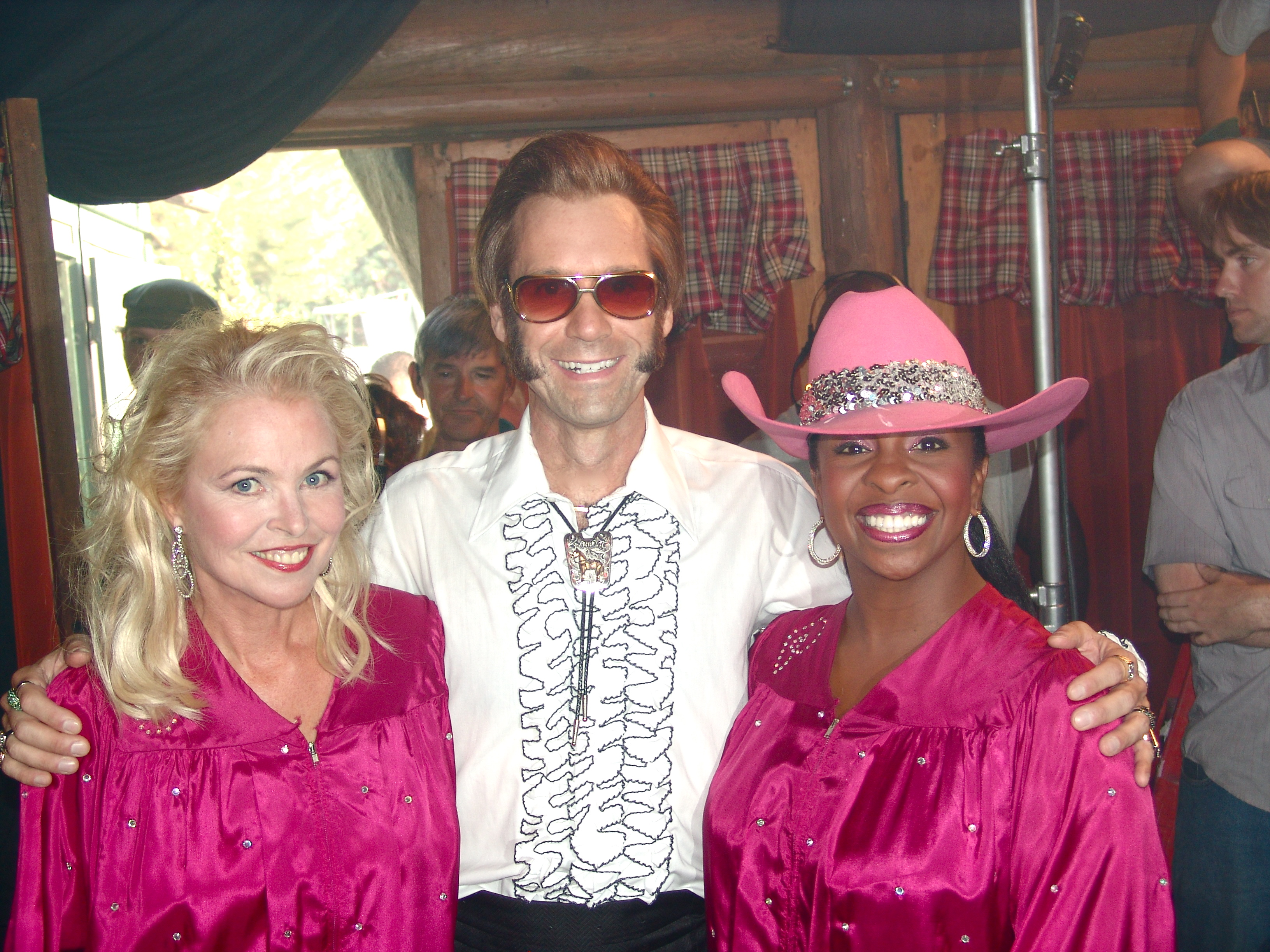 Still of Michelle Phillips, Gladys Knight, and Gordon Michaels in the film Unbeatable Harold