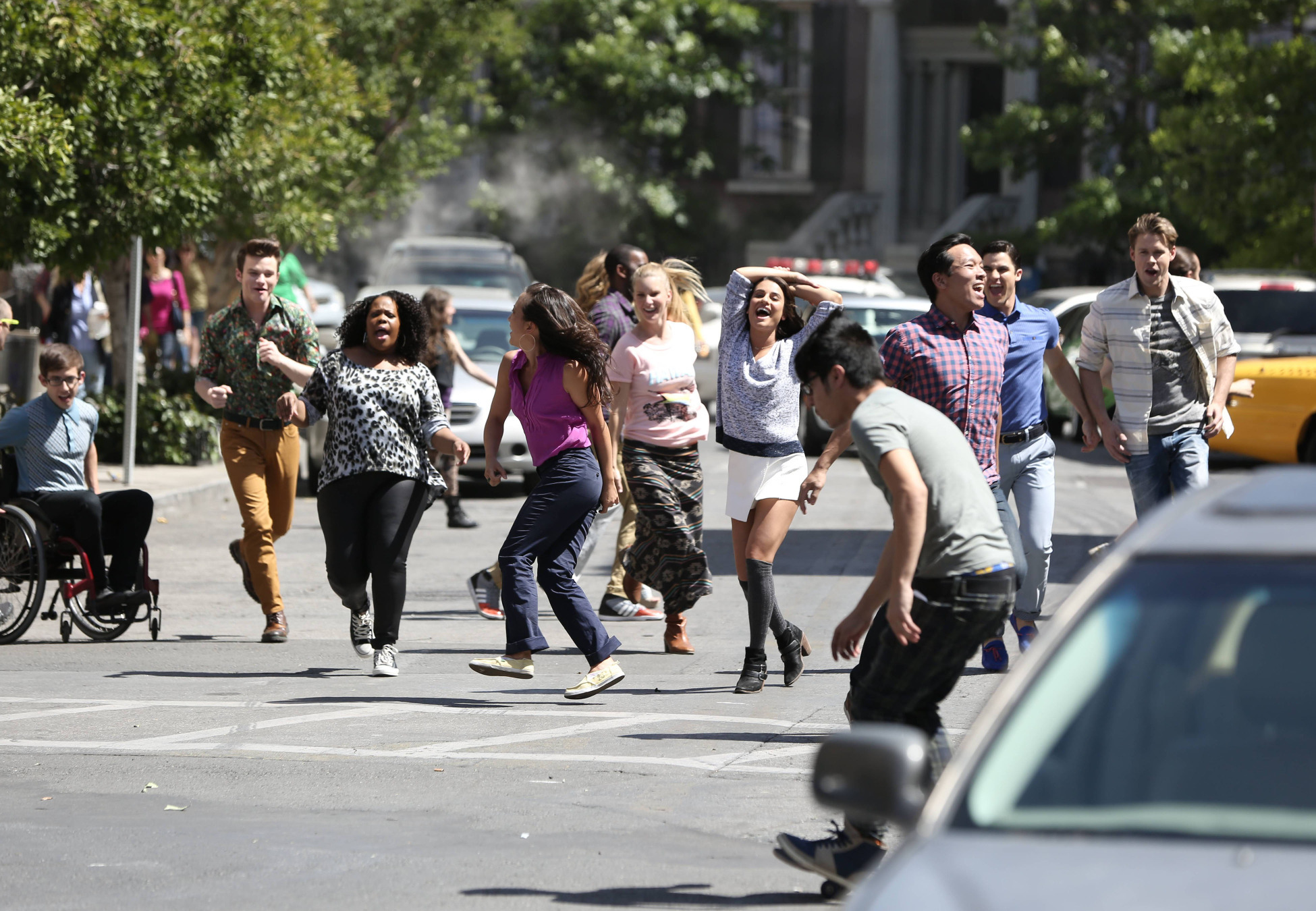 Still of Lea Michele, Darren Criss, Chris Colfer, Amber Riley and Heather Morris in Glee (2009)