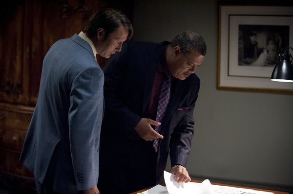 Still of Laurence Fishburne and Mads Mikkelsen in Hanibalas (2013)