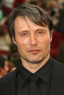 Mads Mikkelsen at event of The 79th Annual Academy Awards (2007)