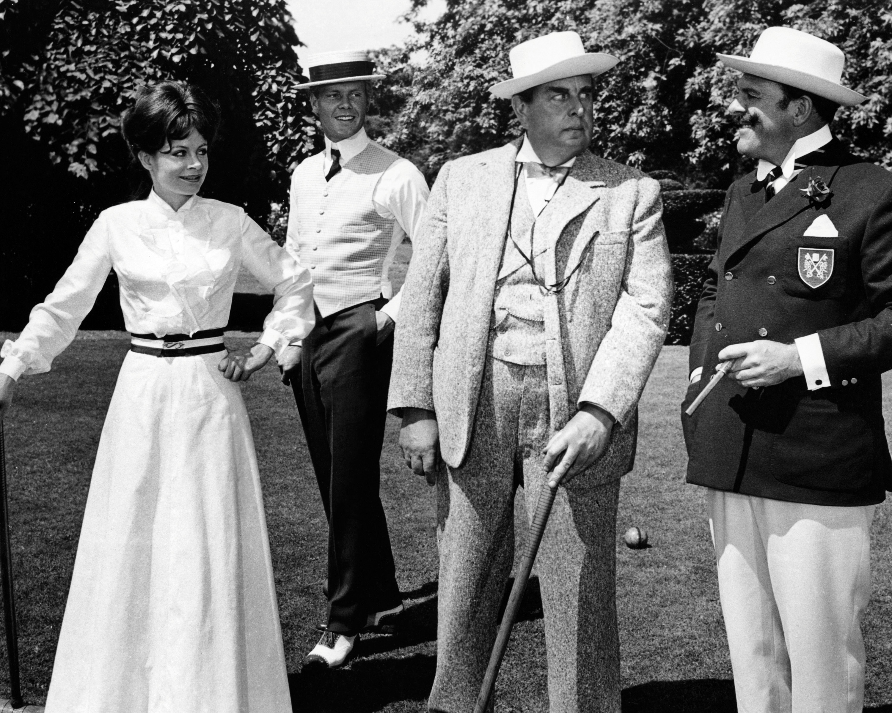 Still of James Fox, Sarah Miles, Robert Morley and Terry-Thomas in Those Magnificent Men in Their Flying Machines or How I Flew from London to Paris in 25 hours 11 minutes (1965)