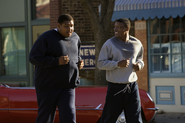 Still of Rob Brown and Omar Benson Miller in The Express (2008)