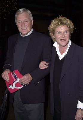 Orson Bean and Alley Mills at event of A Girl Thing (2001)