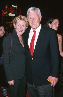 Orson Bean and Alley Mills at event of Charlie's Angels (2000)