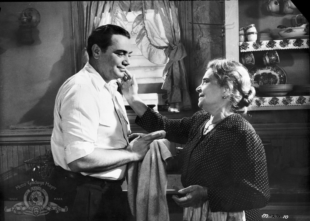 Still of Ernest Borgnine and Esther Minciotti in Marty (1955)