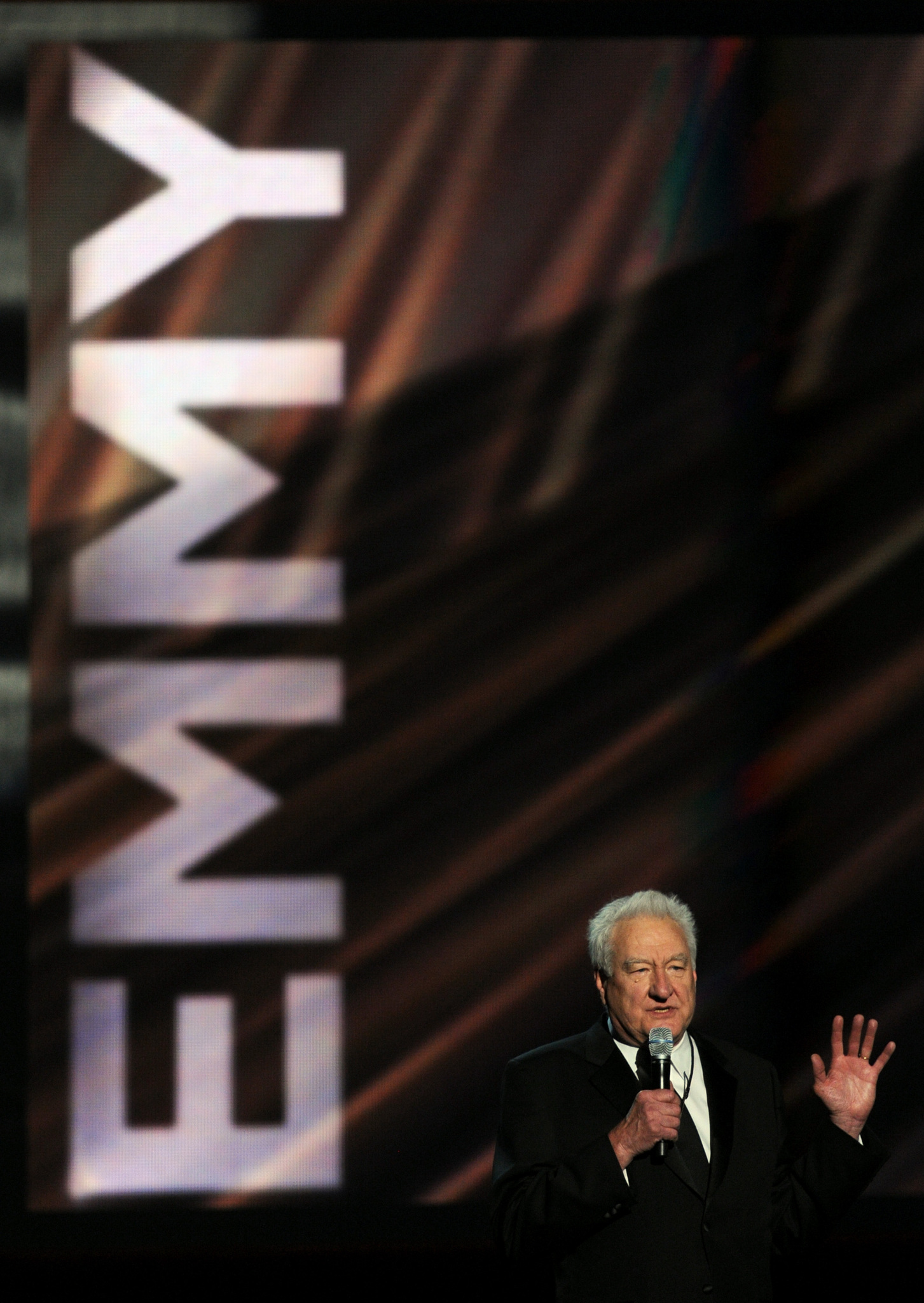Don Mischer at event of The 64th Primetime Emmy Awards (2012)