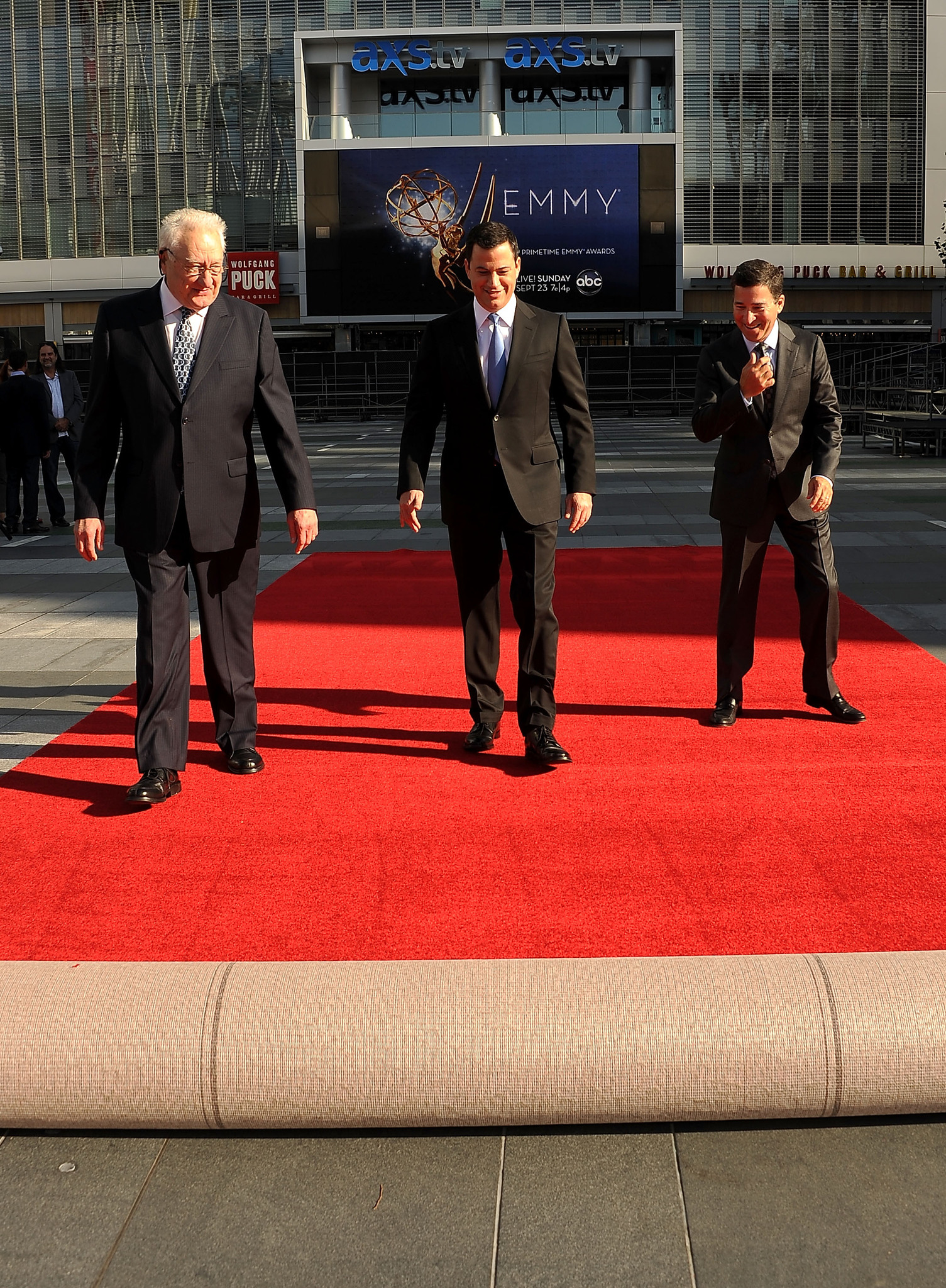 Jimmy Kimmel, Don Mischer and Bruce Rosenblum at event of The 64th Primetime Emmy Awards (2012)