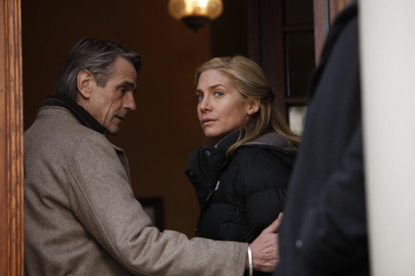 Still of Jeremy Irons and Elizabeth Mitchell in Law & Order: Special Victims Unit (1999)