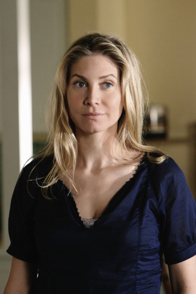 Still of Elizabeth Mitchell in Dinge (2004)