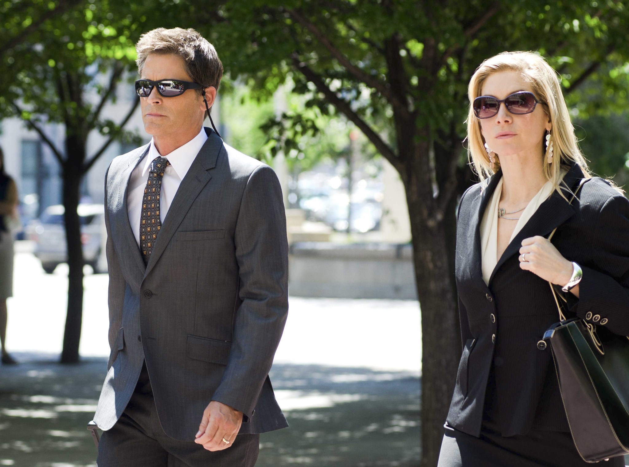 Still of Rob Lowe and Elizabeth Mitchell in Prosecuting Casey Anthony (2013)