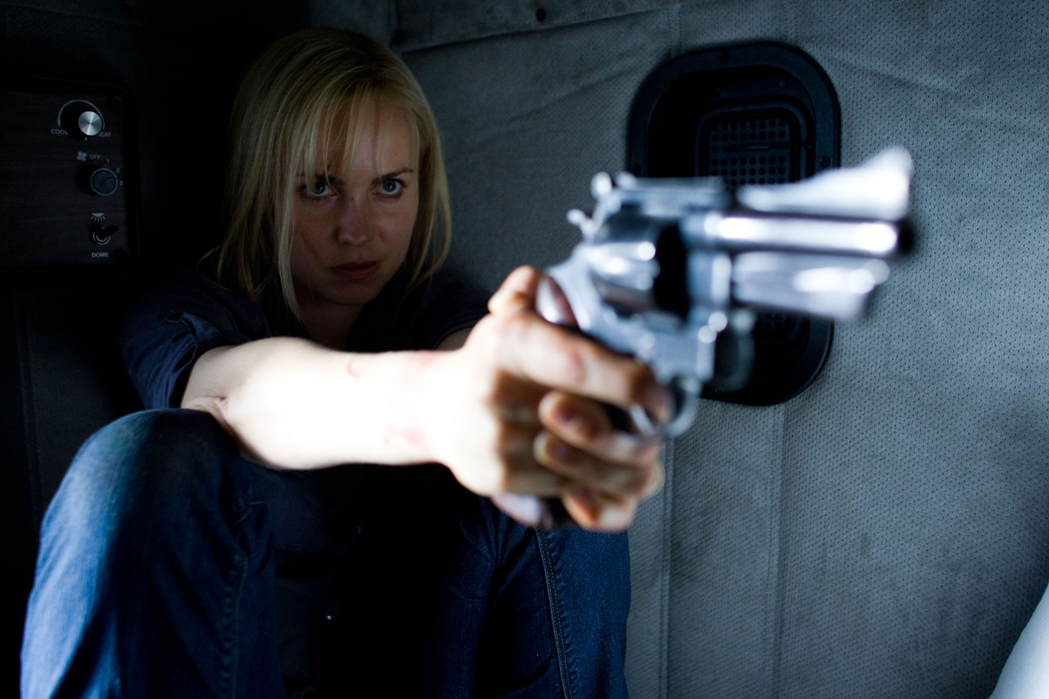 Still of Radha Mitchell in Beprociai (2010)