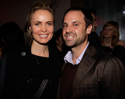 Radha Mitchell and Jeff Skoll at event of Negarbingi sunsnukiai (2009)