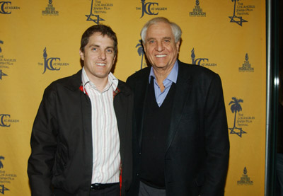 Garry Marshall and Scott Marshall at event of Keeping Up with the Steins (2006)