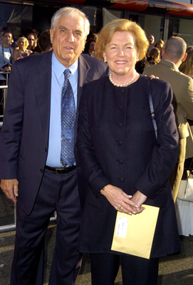 Garry Marshall at event of Raising Helen (2004)