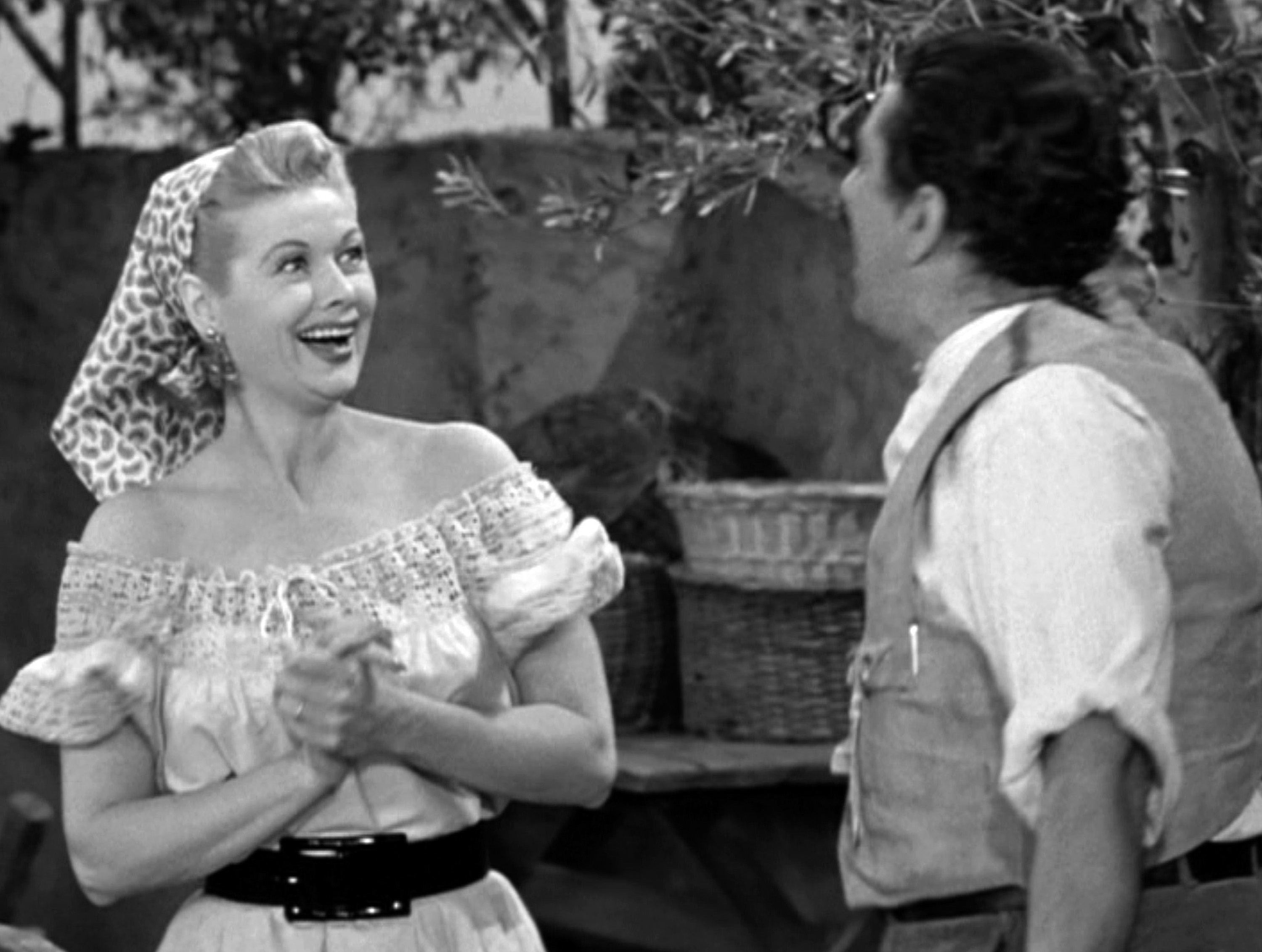 Still of Lucille Ball and Ernesto Molinari in I Love Lucy (1951)