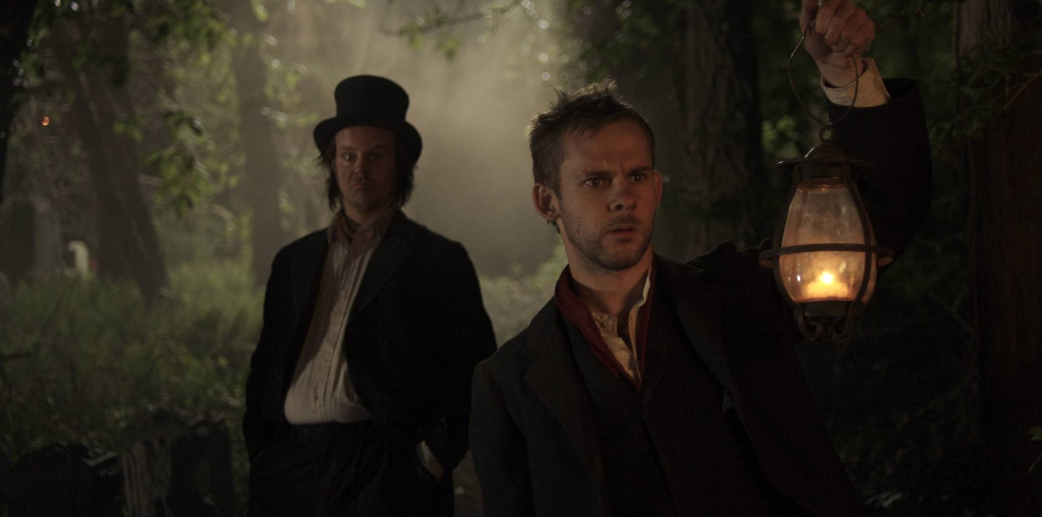 Still of Larry Fessenden and Dominic Monaghan in I Sell the Dead (2008)