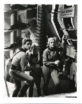Buster Crabbe and Constance Moore in Buck Rogers (1939)