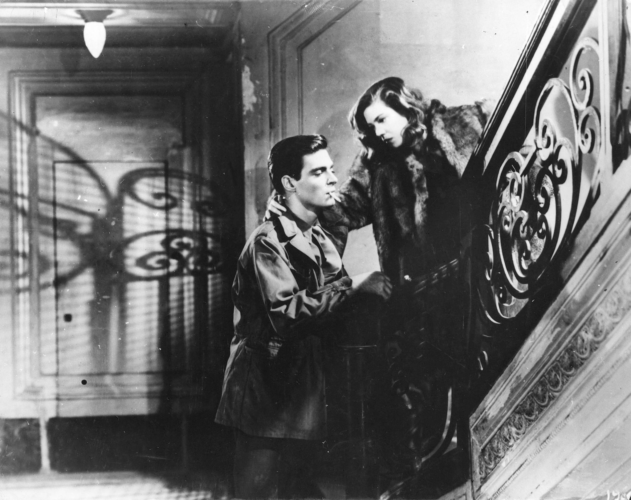 Still of Maria Michi and Gar Moore in Paisà (1946)