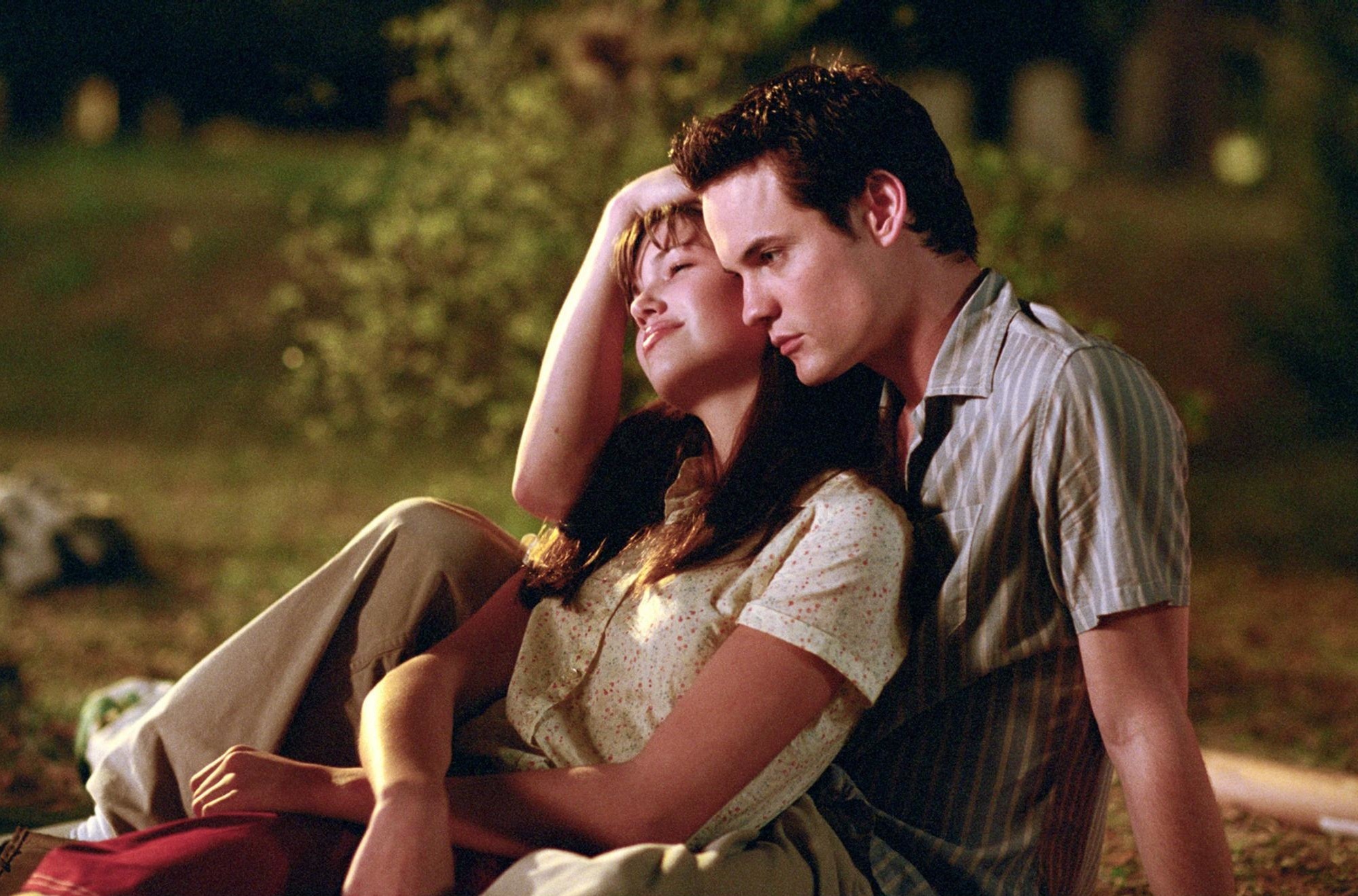 Still of Mandy Moore and Shane West in Isimintinas kelias (2002)