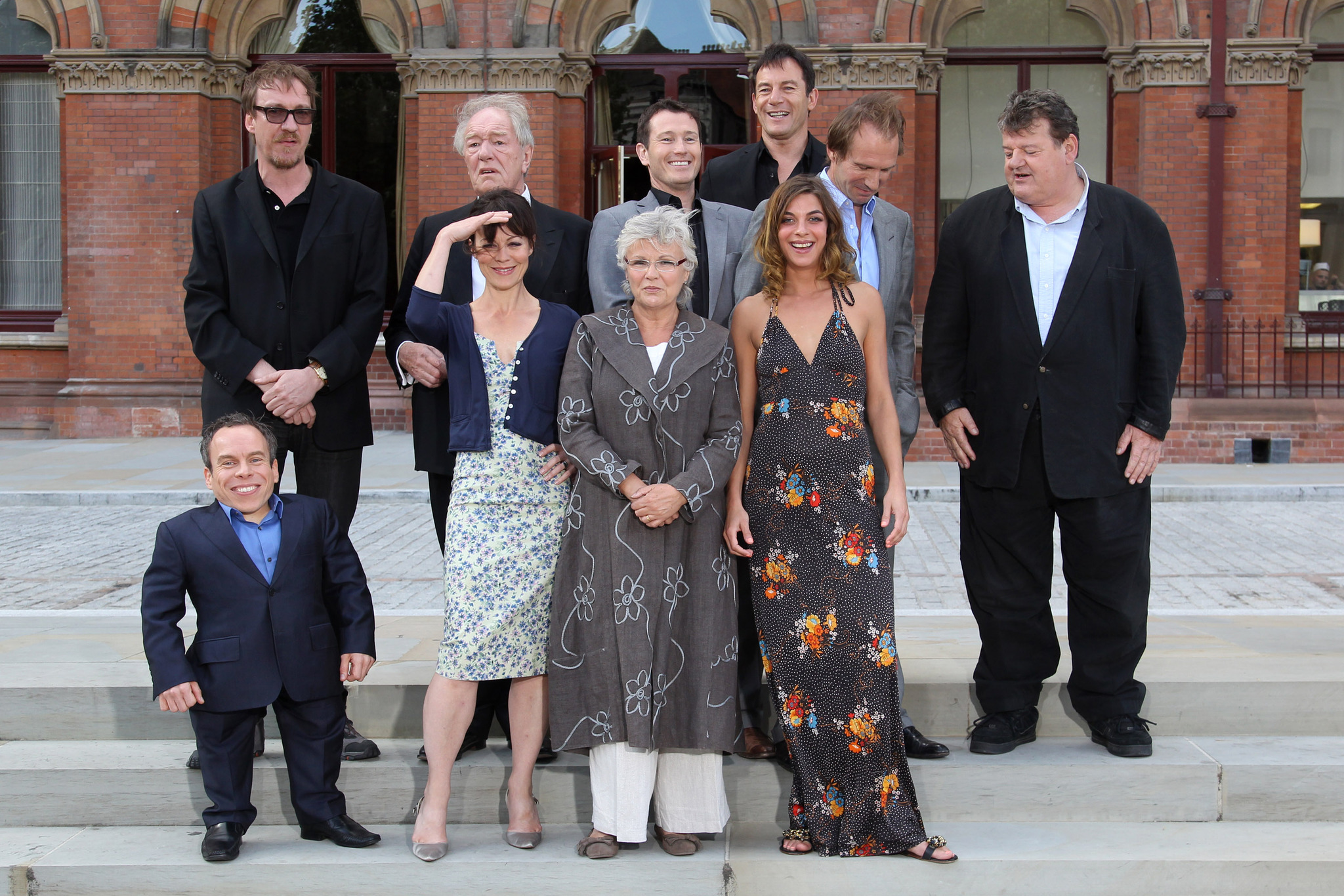 Ralph Fiennes, Robbie Coltrane, Warwick Davis, Michael Gambon, Jason Isaacs, Nick Moran and Julie Walters at event of Haris Poteris ir mirties relikvijos. 2 dalis (2011)