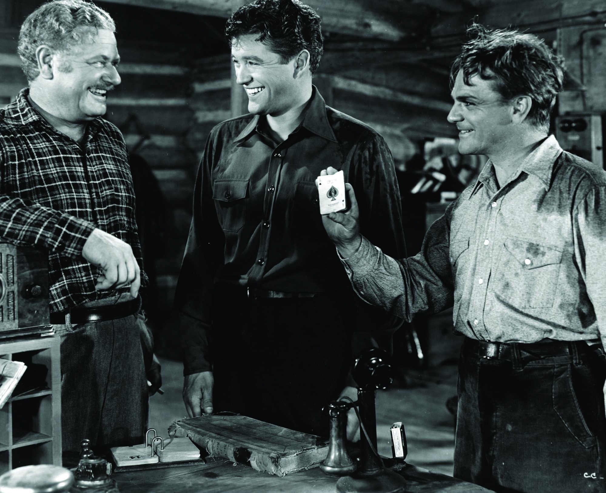 Still of James Cagney, Alan Hale and Dennis Morgan in Captains of the Clouds (1942)