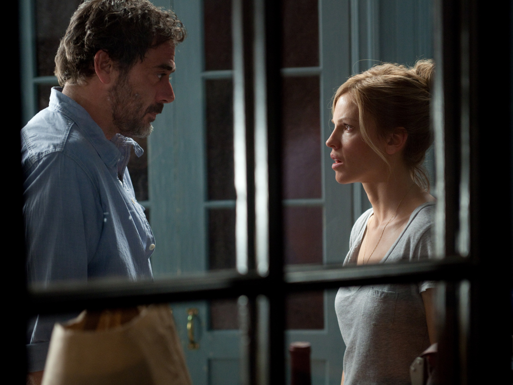 Still of Hilary Swank and Jeffrey Dean Morgan in The Resident (2011)