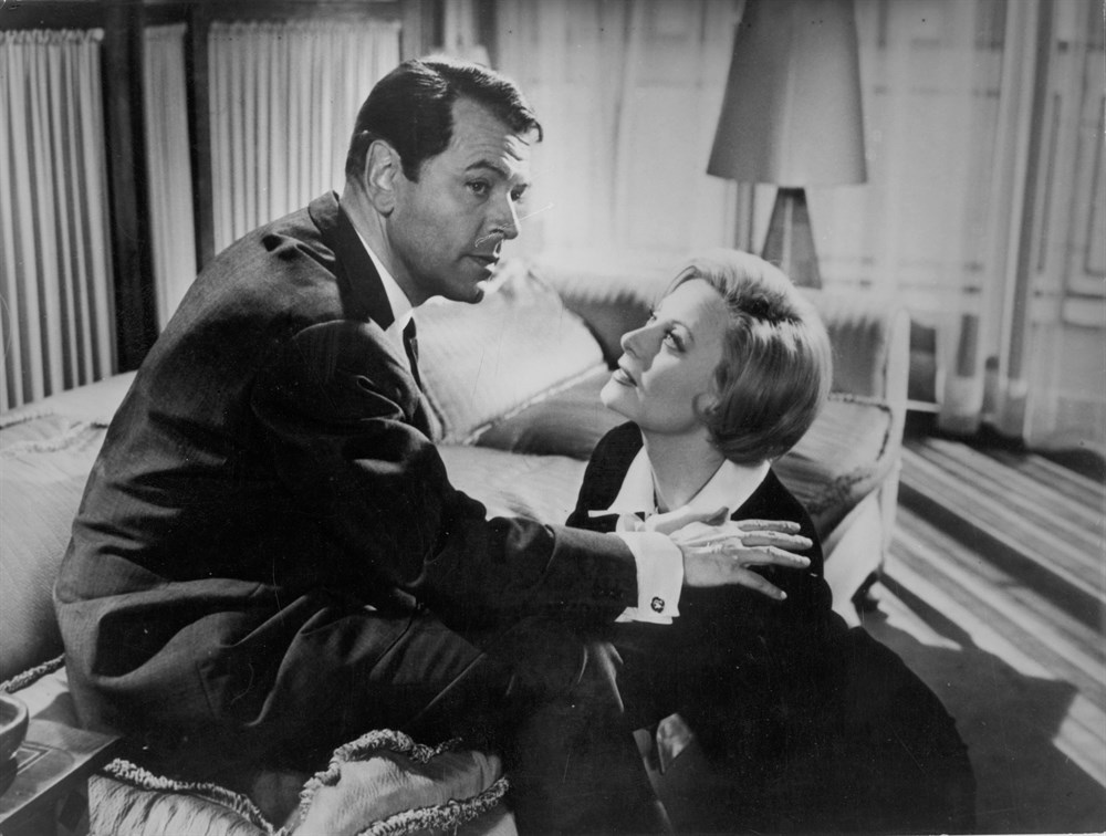 Still of O.W. Fischer and Michele Morgan in Menschen im Hotel (1959)