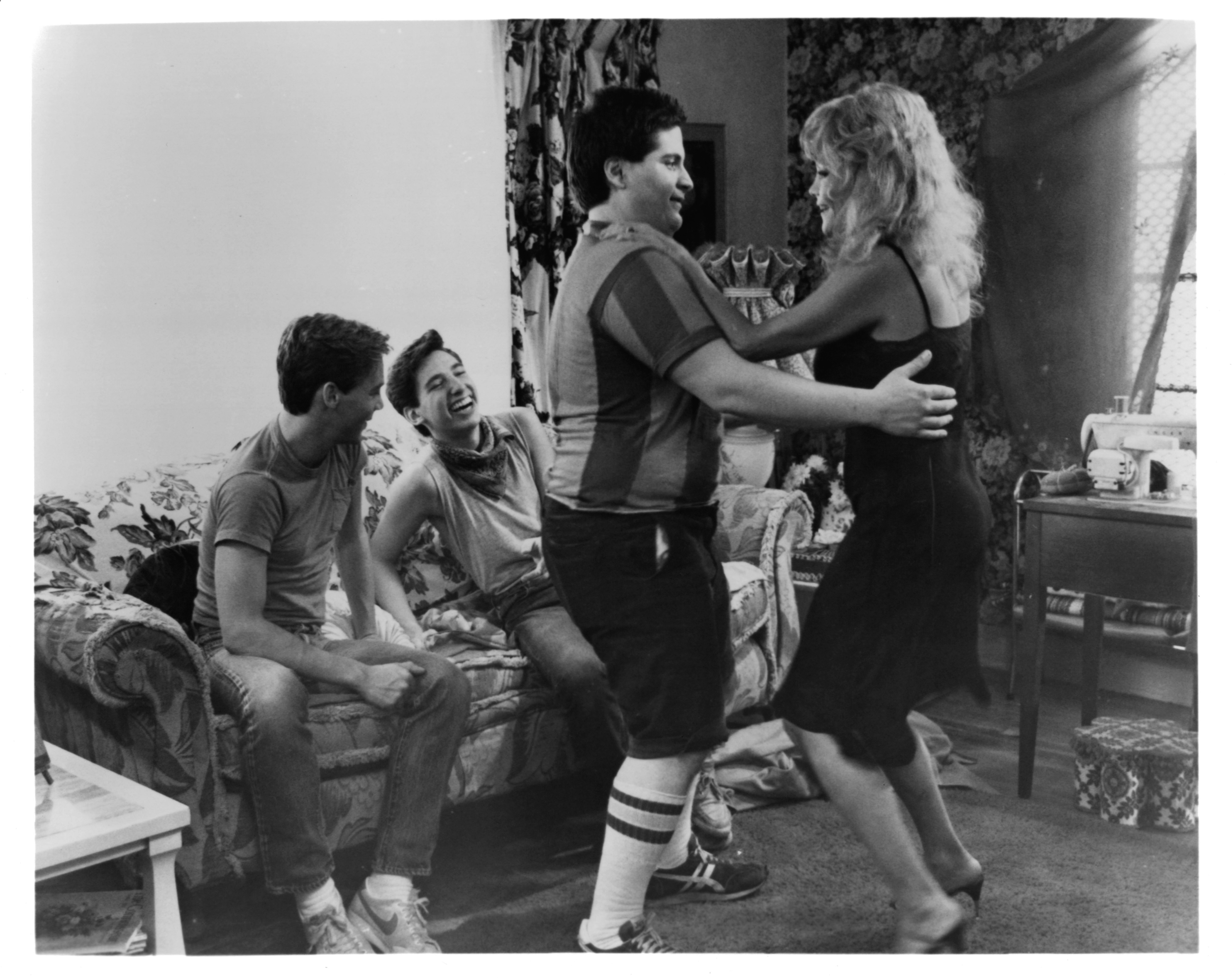 Still of Steve Antin, Lawrence Monoson, Louisa Moritz and Joe Rubbo in The Last American Virgin (1982)