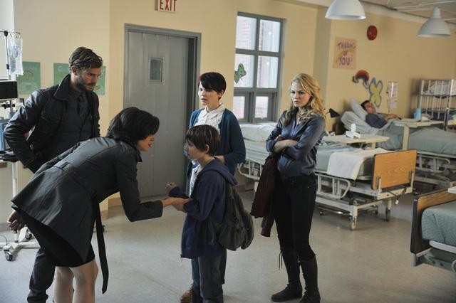 Still of Ginnifer Goodwin, Jennifer Morrison, Lana Parrilla, Jamie Dornan and Jared Gilmore in Once Upon a Time (2011)