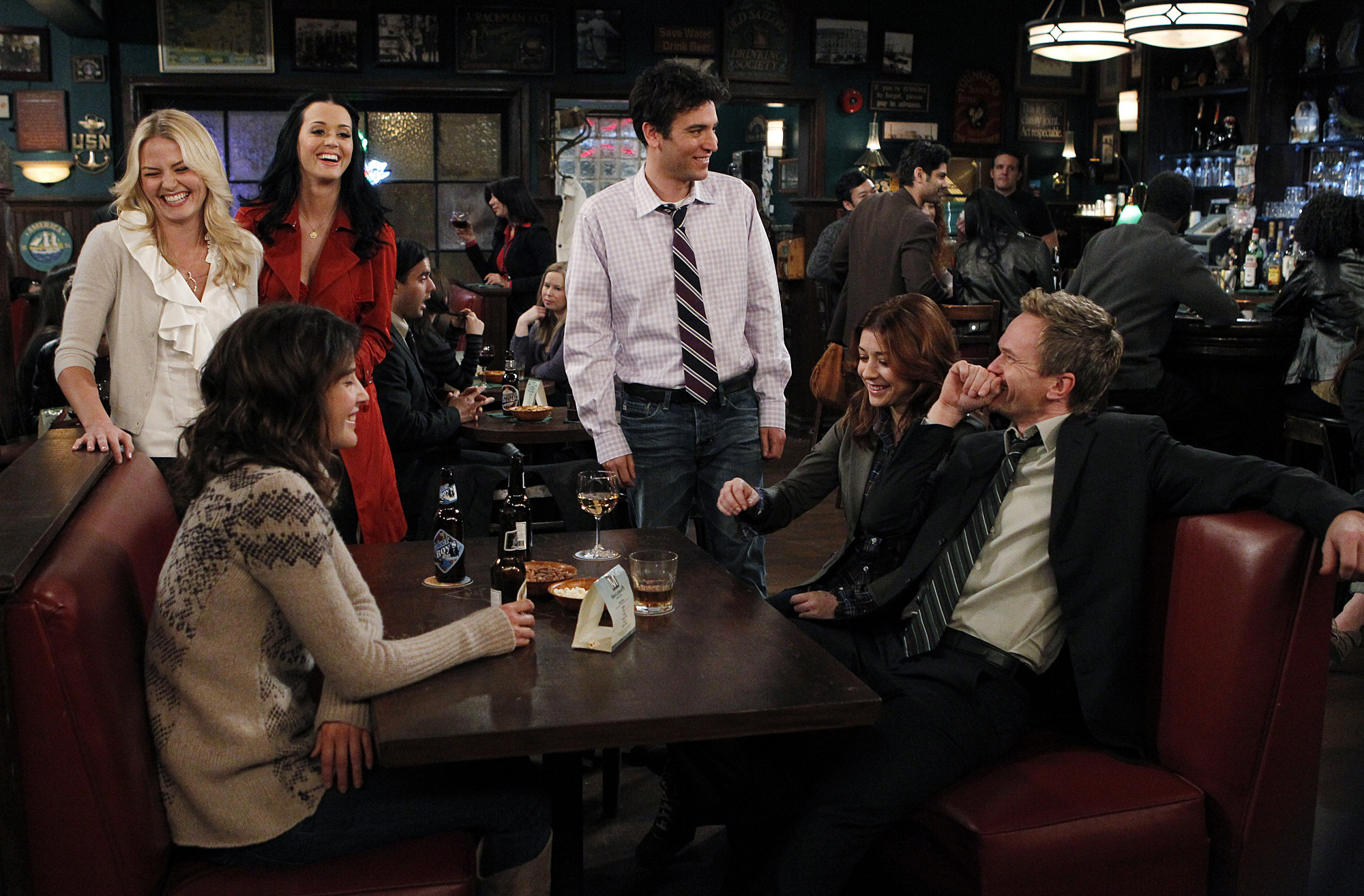 Still of Neil Patrick Harris, Alyson Hannigan, Jennifer Morrison, Josh Radnor, Cobie Smulders and Katy Perry in Kaip as susipazinau su jusu mama (2005)