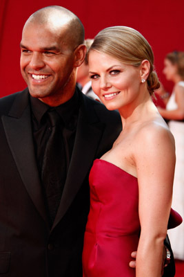 Jennifer Morrison and Amaury Nolasco at event of The 61st Primetime Emmy Awards (2009)