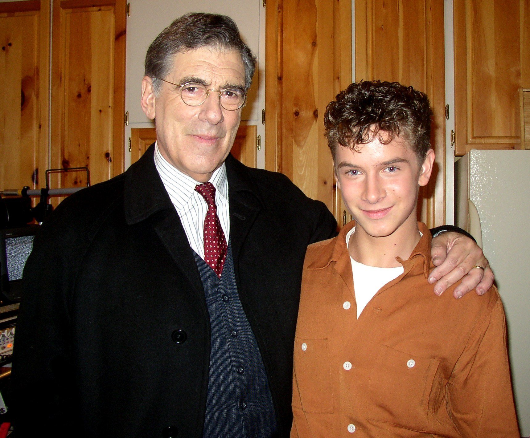 Elliott Gould & Max Morrow on the set of 