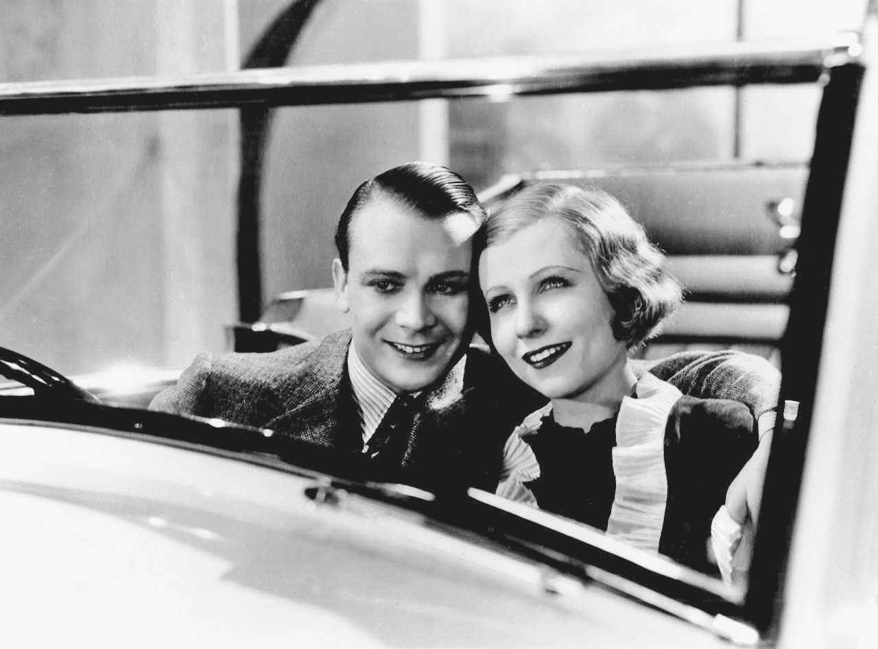 Still of John Mills and Grete Mosheim in Car of Dreams (1935)